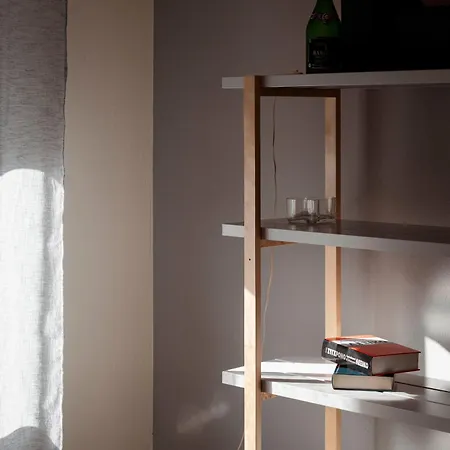 Charming 1bd In Apartment *