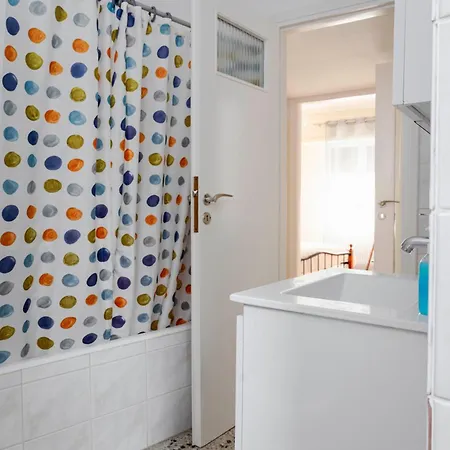 Charming 1bd In Athens